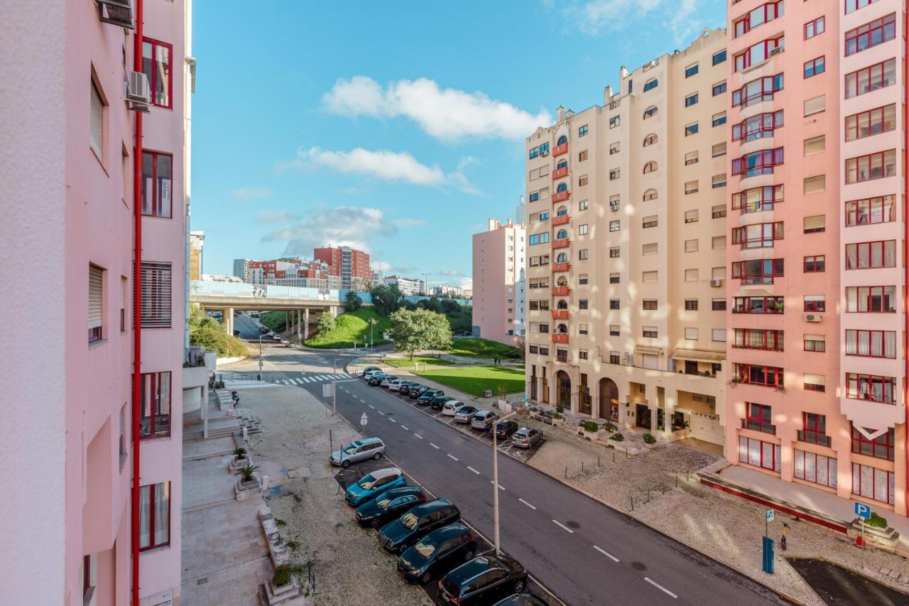 Elegant 3 Bedroom Apt - City Centre - Garage - Metro Lisboa المظهر الخارجي الصورة
