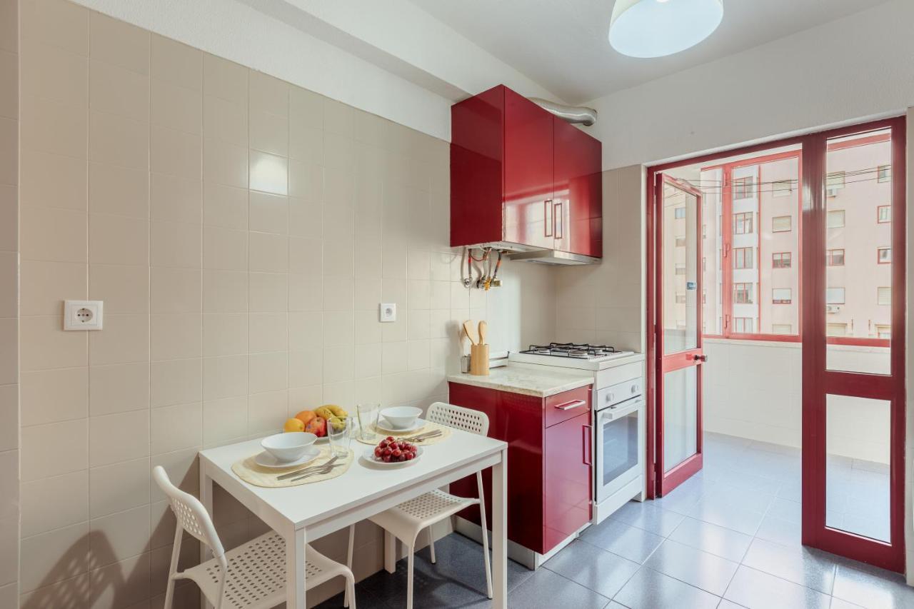 Elegant 3 Bedroom Apt - City Centre - Garage - Metro Lisboa المظهر الخارجي الصورة