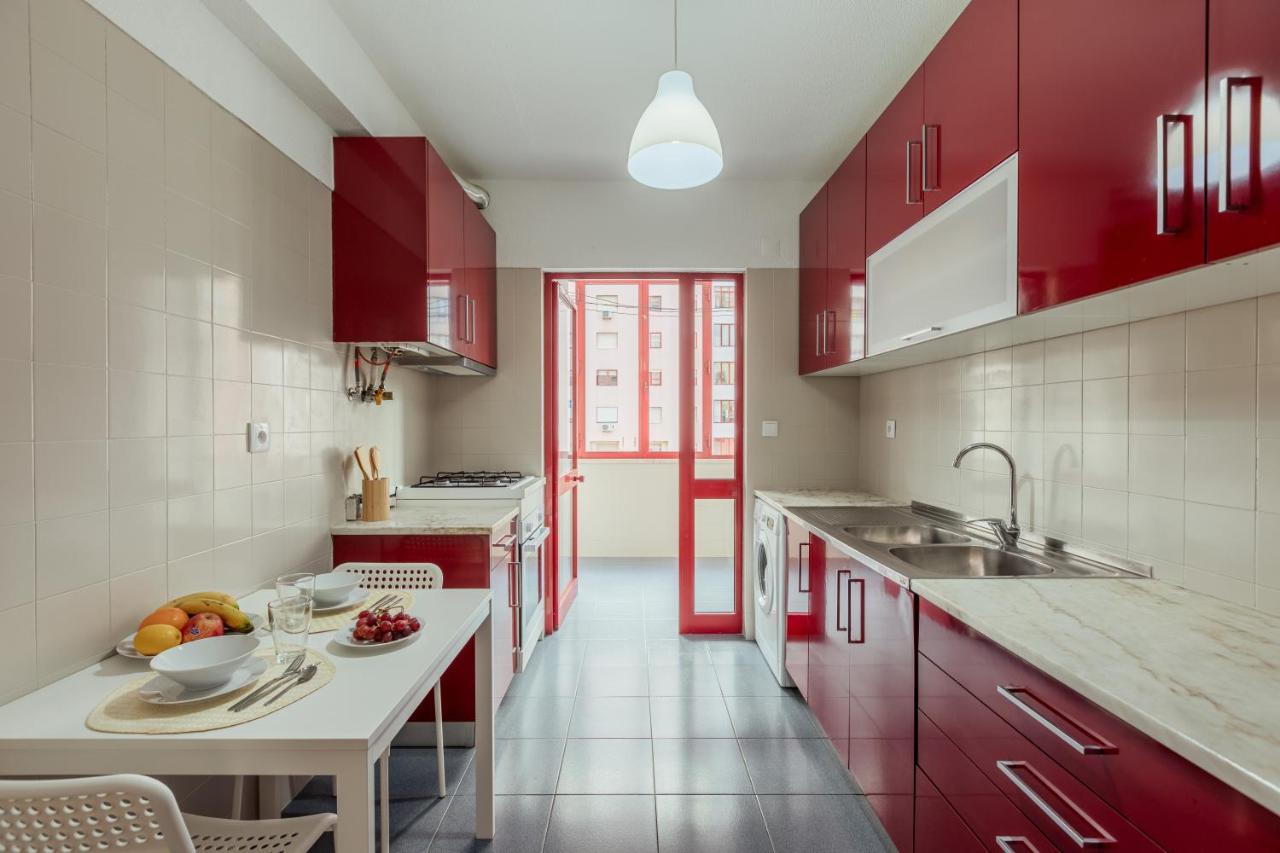 Elegant 3 Bedroom Apt - City Centre - Garage - Metro Lisboa المظهر الخارجي الصورة