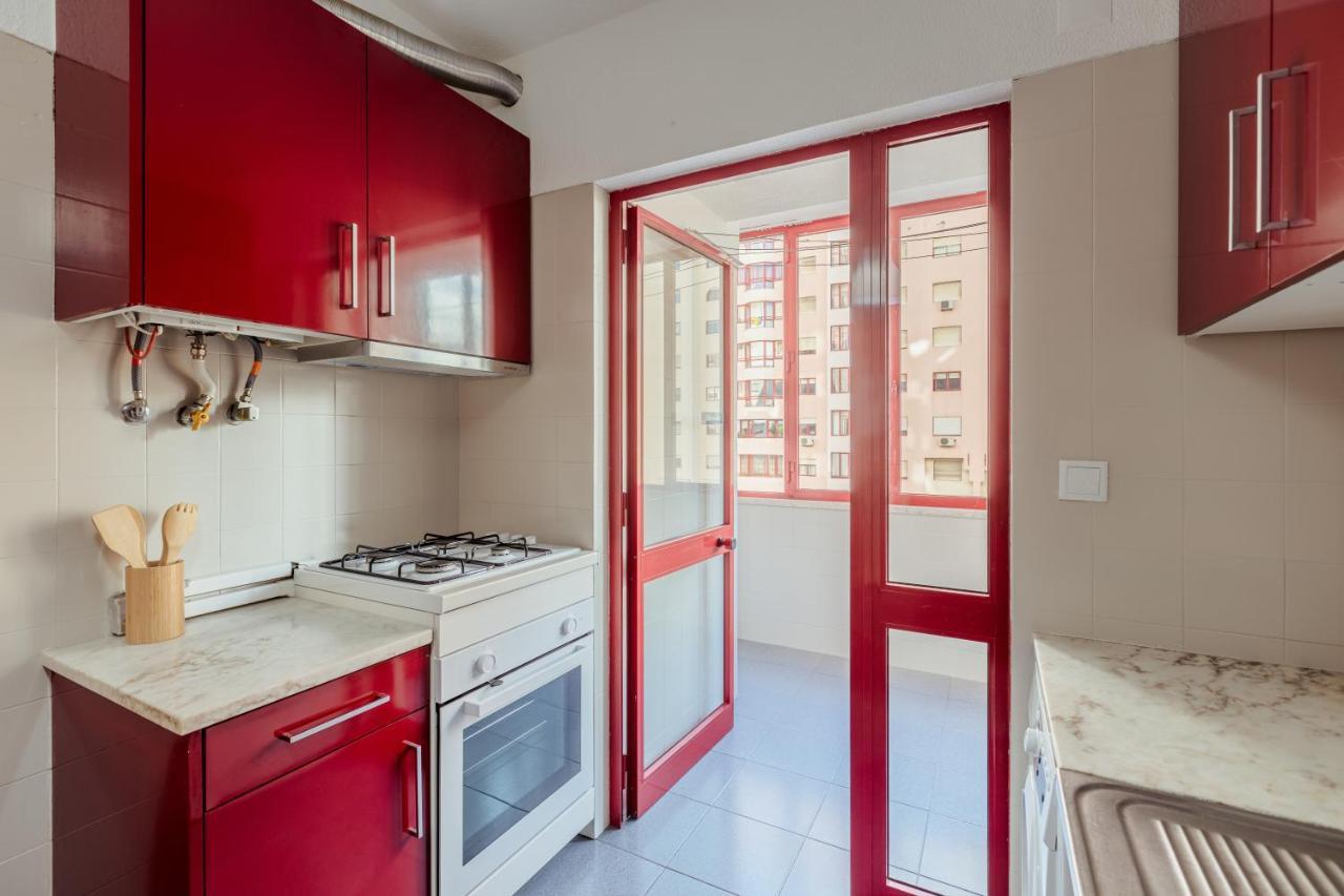 Elegant 3 Bedroom Apt - City Centre - Garage - Metro Lisboa المظهر الخارجي الصورة